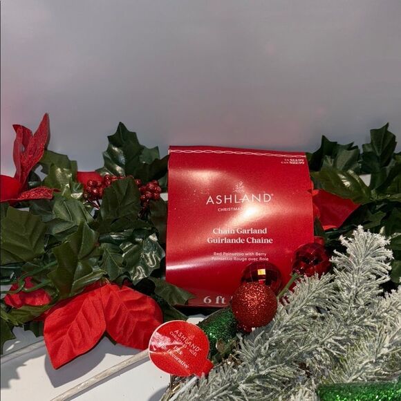 Ashland Red and Green Holiday Garland and wreath tiges - Picture 9 of 9